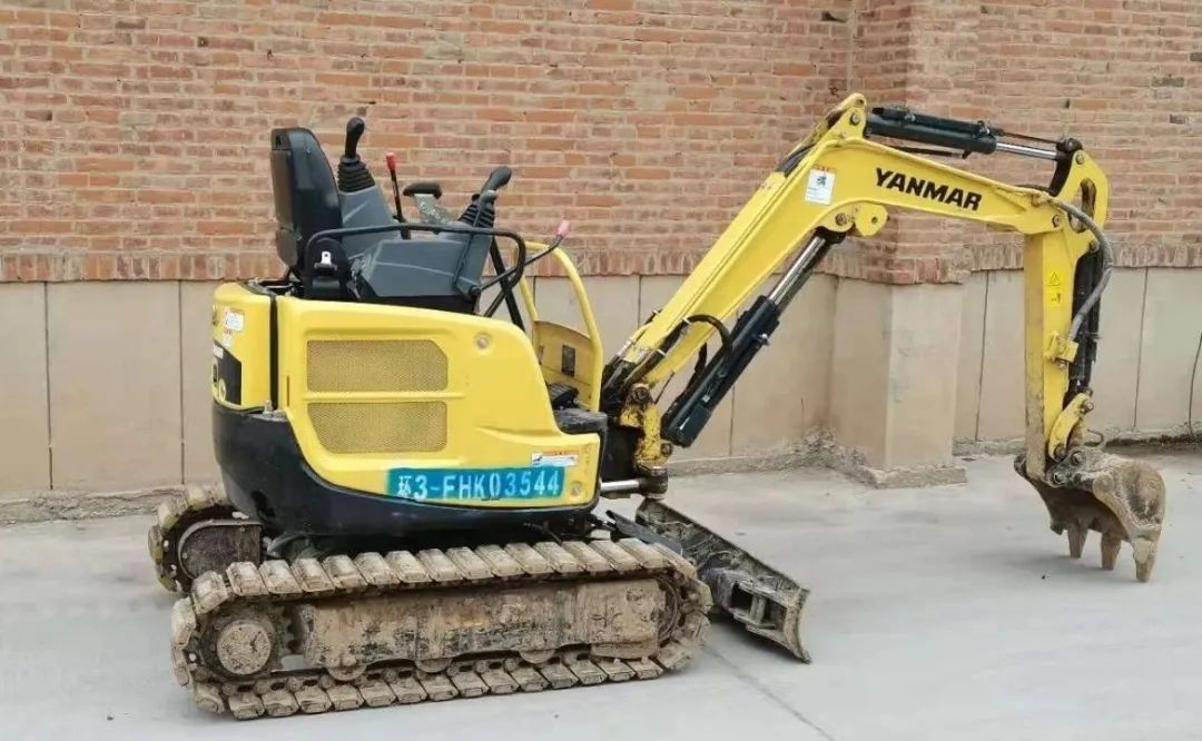 挖掘机闲置时如何保养？